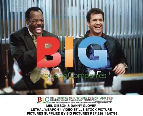 MEL GIBSON & DANNY GLOVER LETHAL WEAPON 4 STILLS