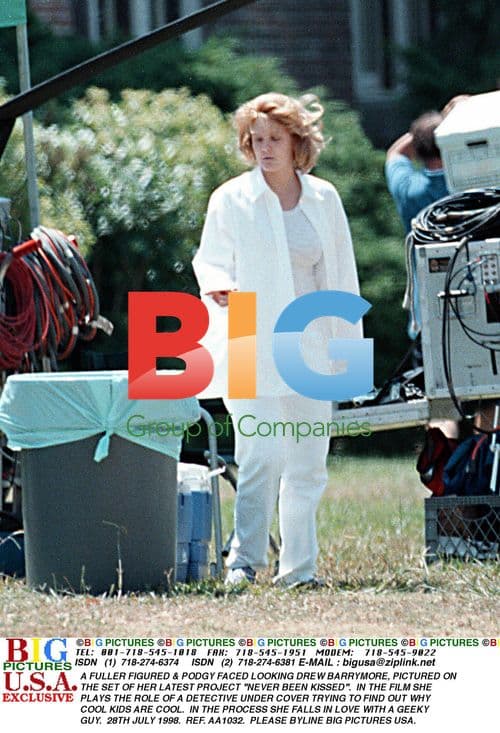 Drew Barrymore on set of "Never Been Kissed"