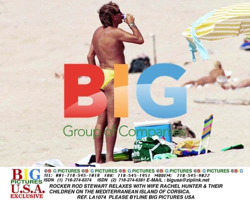 Rod Stewart Relaxes in Corsica with Family