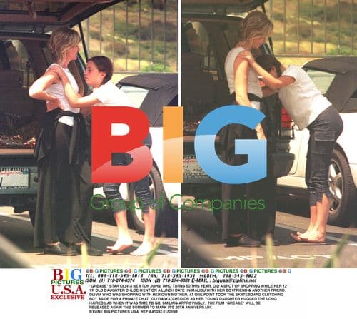 Olivia Newton-John Shops with Daughter Chloe