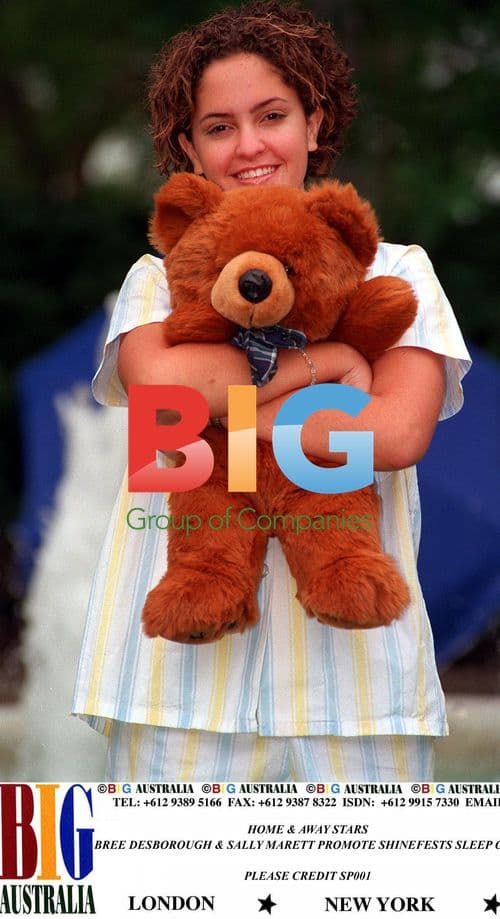 HOME AND AWAY STARS PROMOTE SHINEFESTS SLEEP OUT