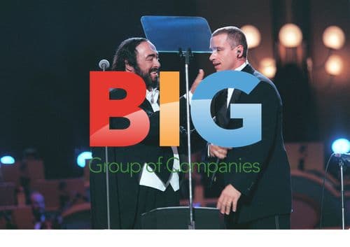 PAVAROTTI WITH EROS RAMAZZOTTI AT WAR CHILD CONCERT