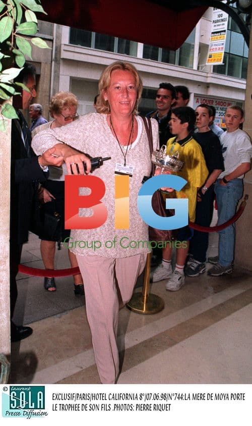 Carlos Moya and mother at Hotel California