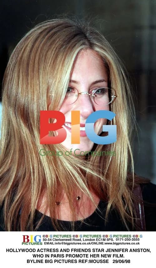 Jennifer Aniston Promotes New Film in Paris
