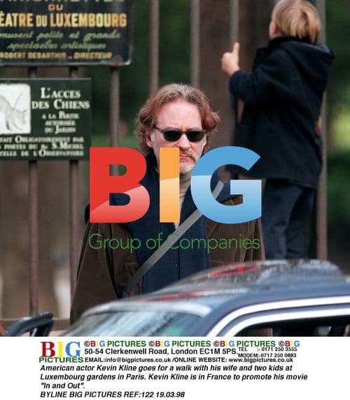 Kevin Kline and family in Paris