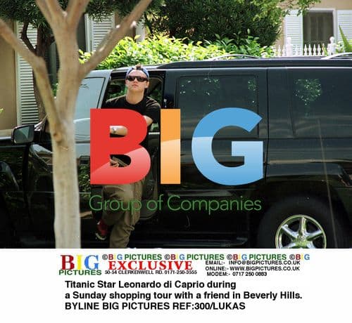 Leonardo di Caprio Shopping in Beverly Hills