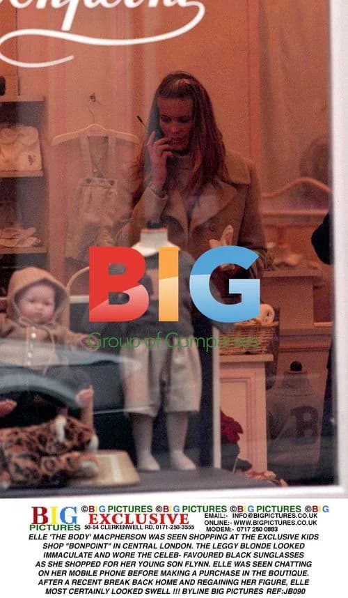 Elle Macpherson Shopping at Bonpoint