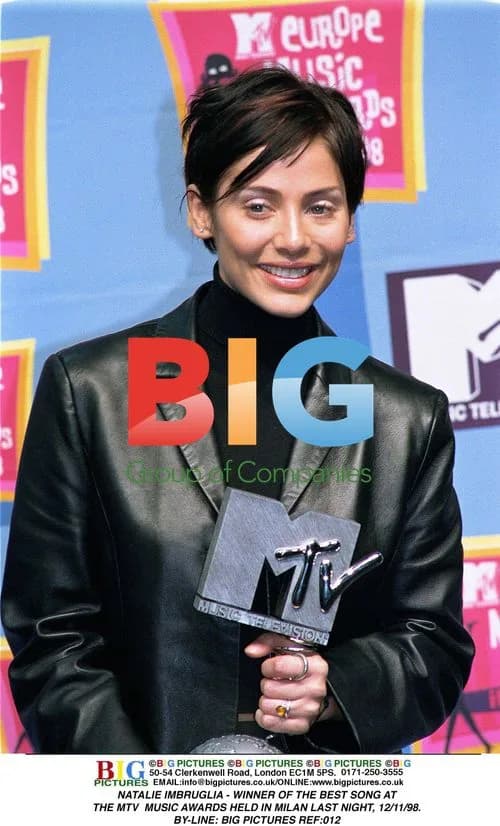 Natalie Imbruglia Wins Best Song at MTV Awards