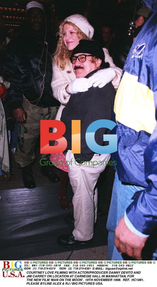 Courtney Love Filming with DeVito & Carrey