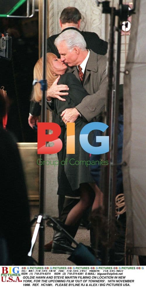 GOLDIE HAWN and STEVE MARTIN filming 'Out of Towners'