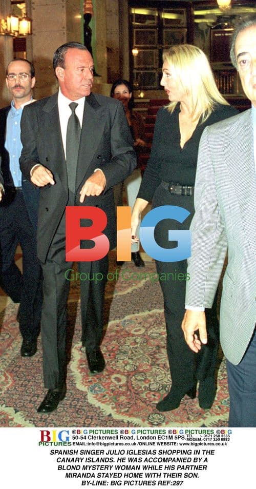 Julio Iglesias Shopping in Canary Islands