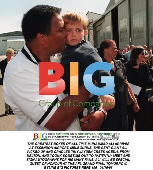 Muhammad Ali arrives in Melbourne