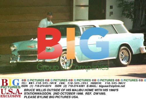 Bruce Willis outside Malibu home