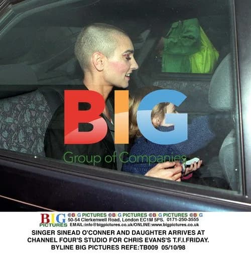 Sinead O'Conner and daughter arrive at studio