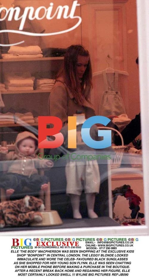 Elle Macpherson Shopping in London