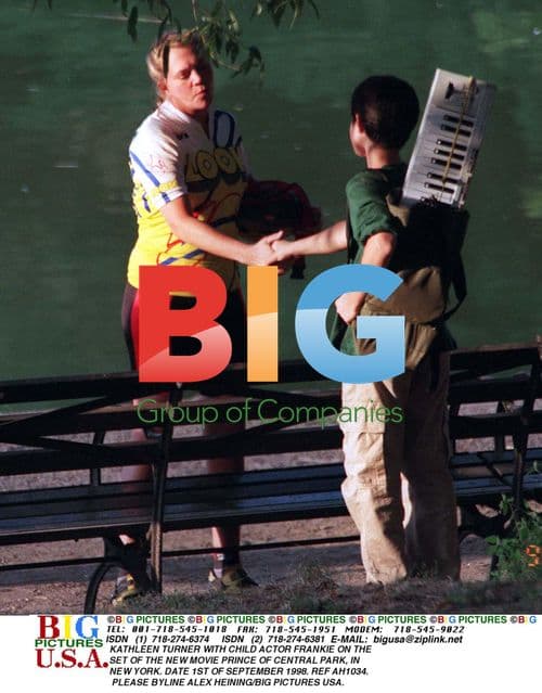 KATHLEEN TURNER WITH CHILD ACTOR FRANKIE