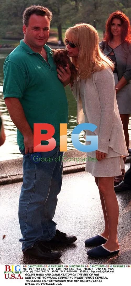 Goldie Hawn and Diane Keaton on "Town and Country" set