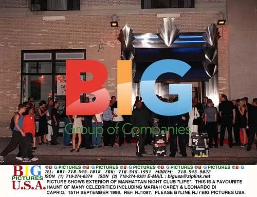 Exterior of Manhattan night club "Life"