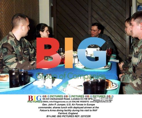 Gen. Jumper Visits RAF Fairford Airmen