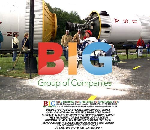 Students Navigate Simulated Lunar Surface