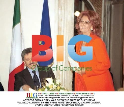 Sofia Loren Receives Culture Prize in Italy