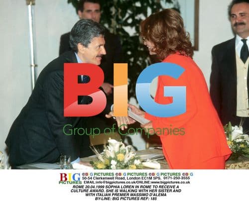 Sophia Loren Receives Culture Award in Rome