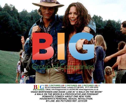 VIGGO MORTENSEN AND DIANE LANE IN "A WALK ON THE MOON"