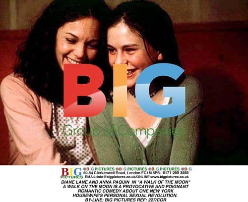 DIANE LANE AND ANNA PAQUIN IN "A WALK OF THE MOON"