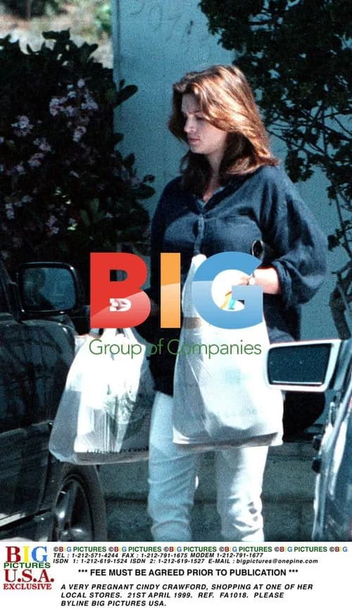 Pregnant Cindy Crawford Shopping