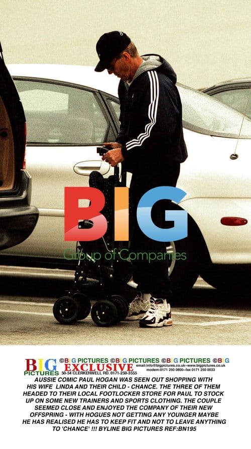 Paul Hogan Shops with Family