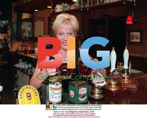 Coronation Street Barmaid Natalie Horrocks Alias Denise Welch