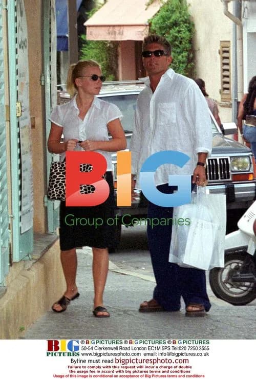 Geri Halliwell shops in Saint-Tropez