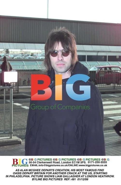 Oasis' Liam Gallagher Departs for US Tour