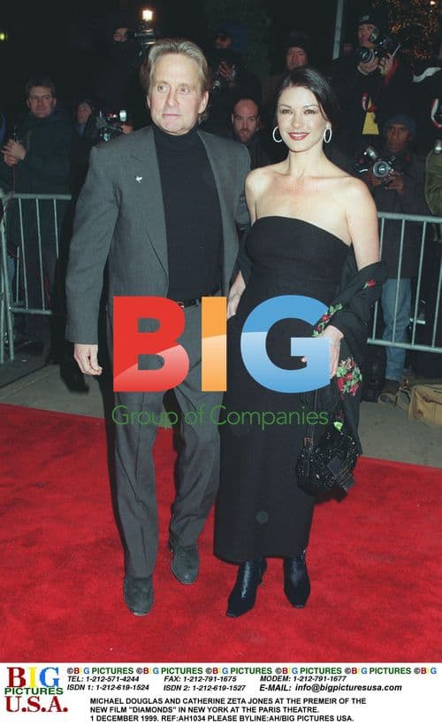 MICHAEL DOUGLAS AND CATHERINE ZETA JONES AT FILM PREMIERE