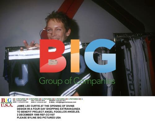 Jamie Lee Curtis at Divine Design 99 opening