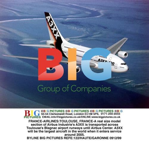 Airbus A3XX model transported in Toulouse