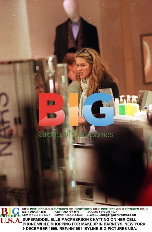 SUPERMODEL ELLE MACPHERSON SHOPPING IN BARNEYS