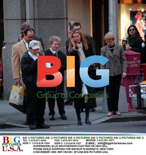 ELLE MACPHERSON SHOPPING FOR MAKEUP IN BARNEYS