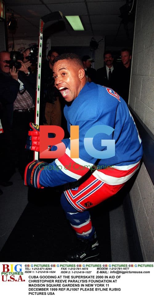 Cuba Gooding at SUPERSKATE 2000 in New York