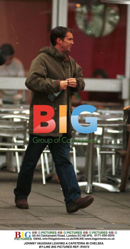 Johnny Vaughan Leaving Chelsea Cafeteria
