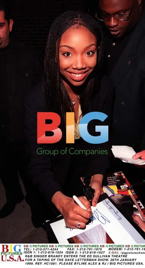 Brandy Enters Ed Sullivan Theatre for Letterman
