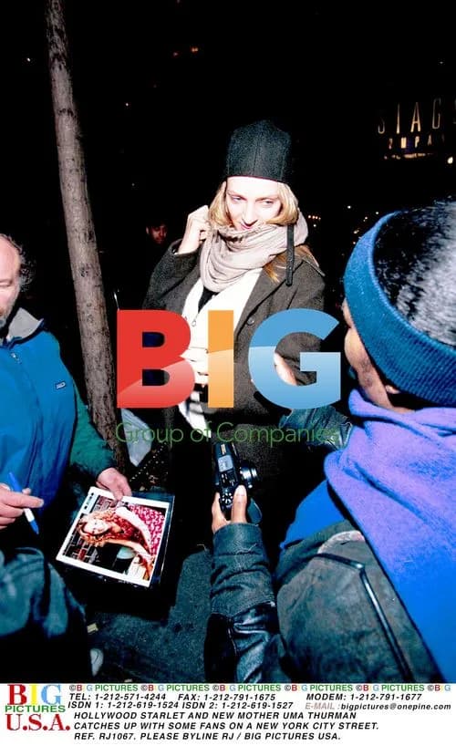 Uma Thurman Catches Up with Fans in NYC