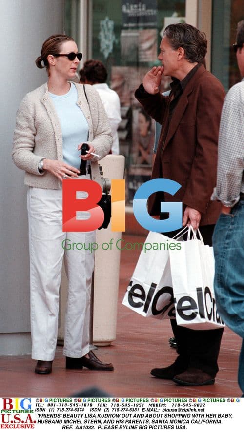 Lisa Kudrow & Family Shopping
