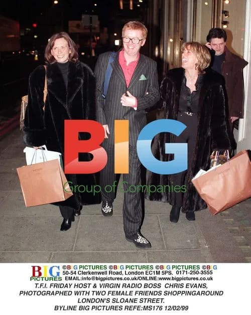 Chris Evans photographed shopping with friends