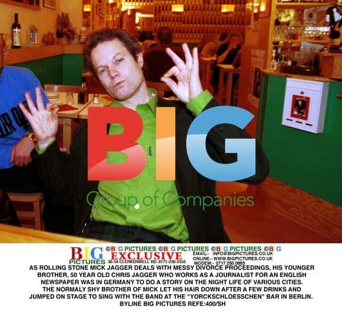 Chris Jagger Sings at Berlin Bar