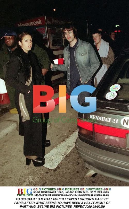 Oasis Star Liam Gallagher Leaves Cafe de Paris