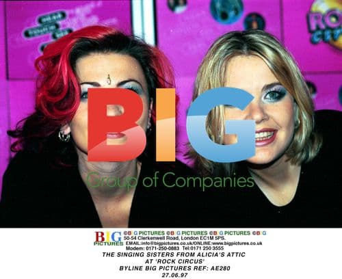 The Singing Sisters from Alicia's Attic