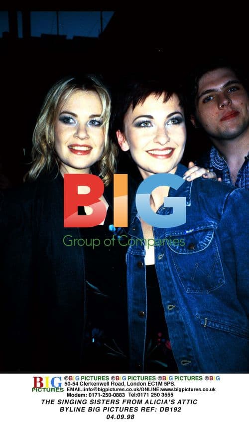 The Singing Sisters from Alicia's Attic