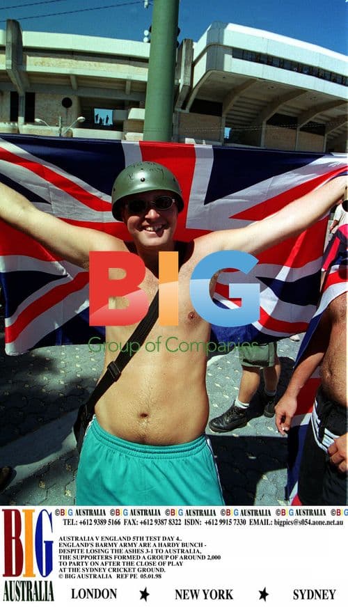 ENGLAND'S BARMY ARMY PARTY IN SYDNEY