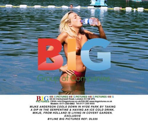 Mijke Anderson Cools Down in Hyde Park